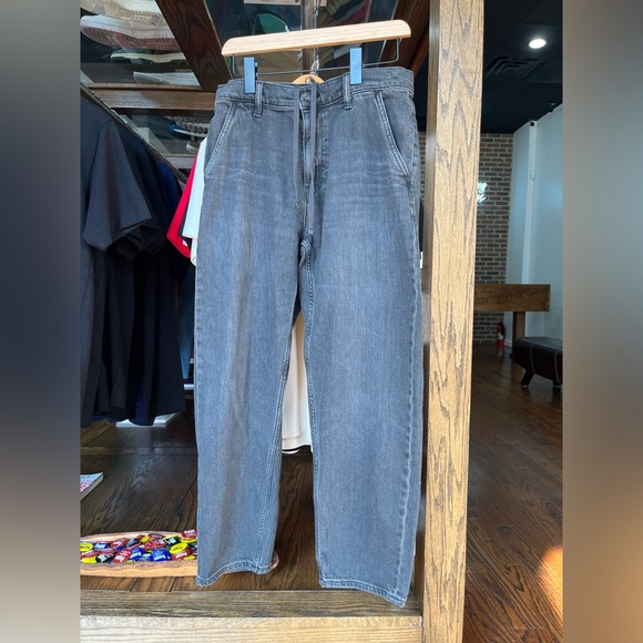 Uniqlo Relaxed Ankle Jeans - Picture 2 of 14